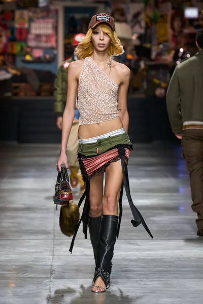 Look 39